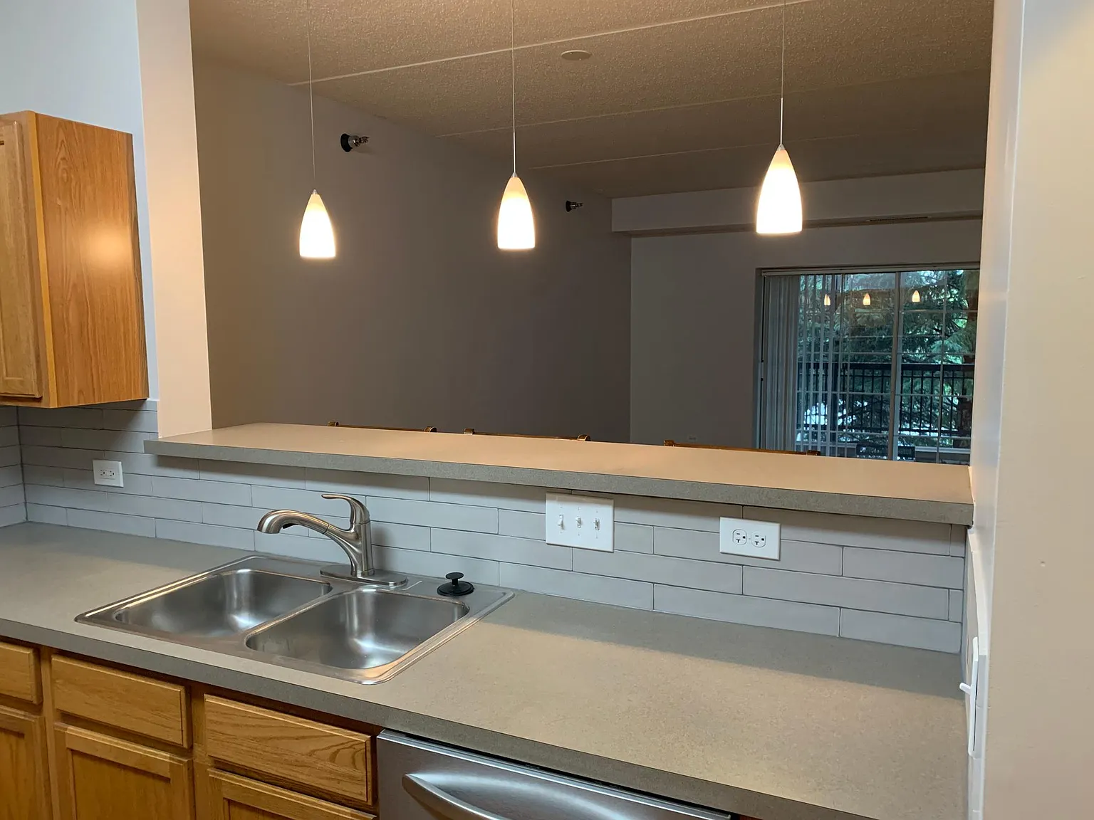 1 bed, 850 sqft, $1,950 — Photo 4