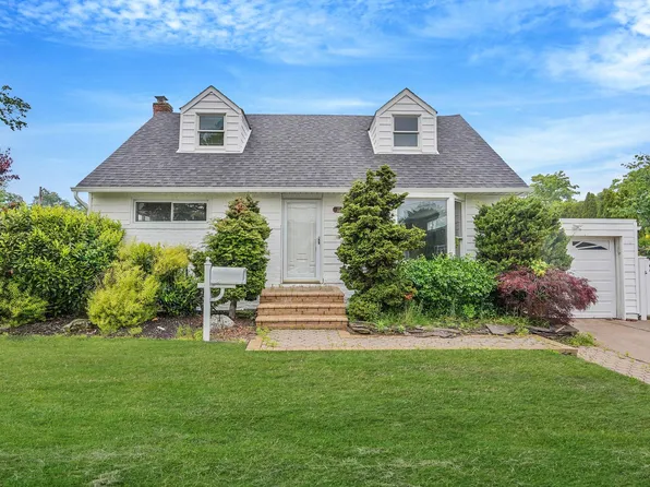 3061 Xavier Court, Oceanside, NY 11572