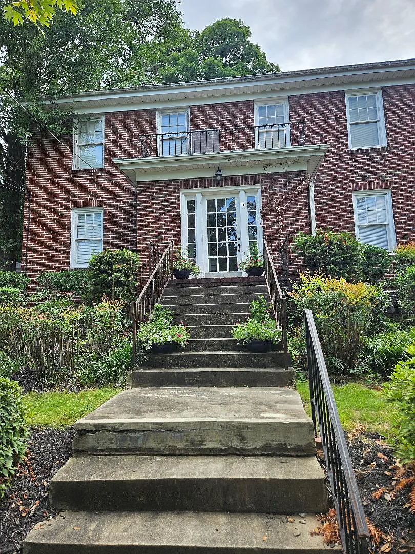 1 bed, 750 sqft, $1,050 — Photo 1
