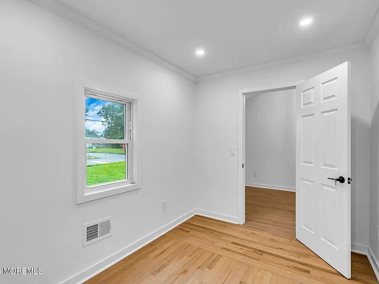 20 Oak Hill Dr — Photo 14