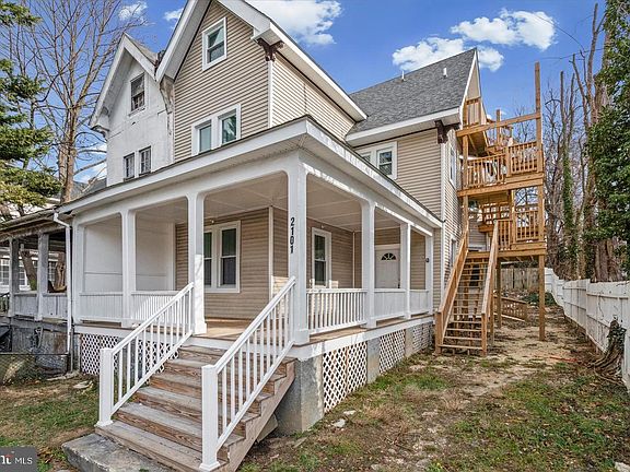 3rd image of 2101 Elsinore Ave