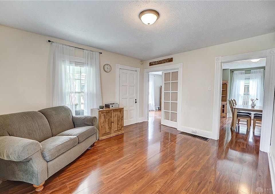 423 W Plum St, Tipp City, OH 45371 Zillow