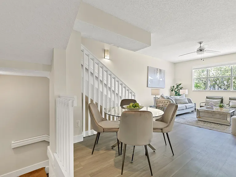 B2 Marseille - 3-Story Townhomes