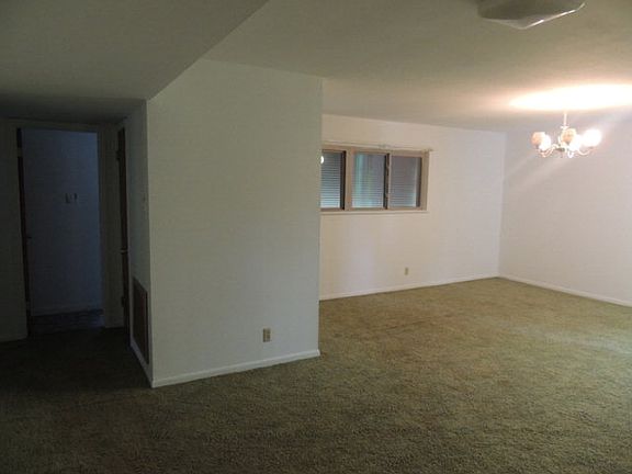 5th image of 503 Westwood Dr