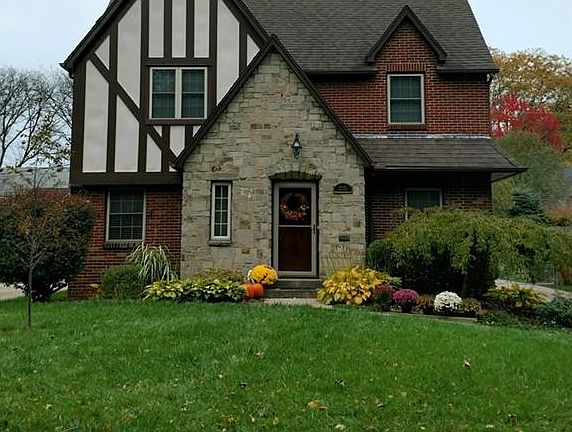 2nd image of 2352 Meadowwood Dr
