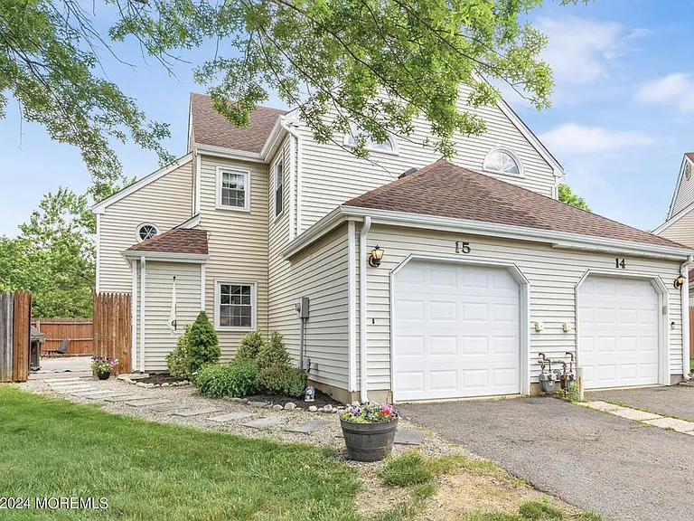 15 Cummings Ct — Photo 1