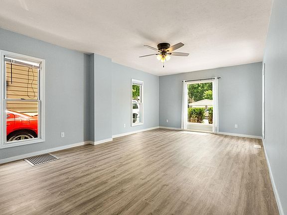 5th image of 321 W Oakridge Ave