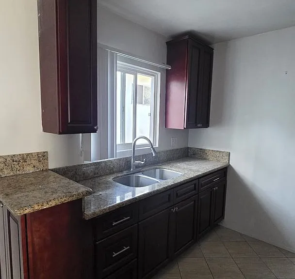 1020 N Curson Ave — Photo 4