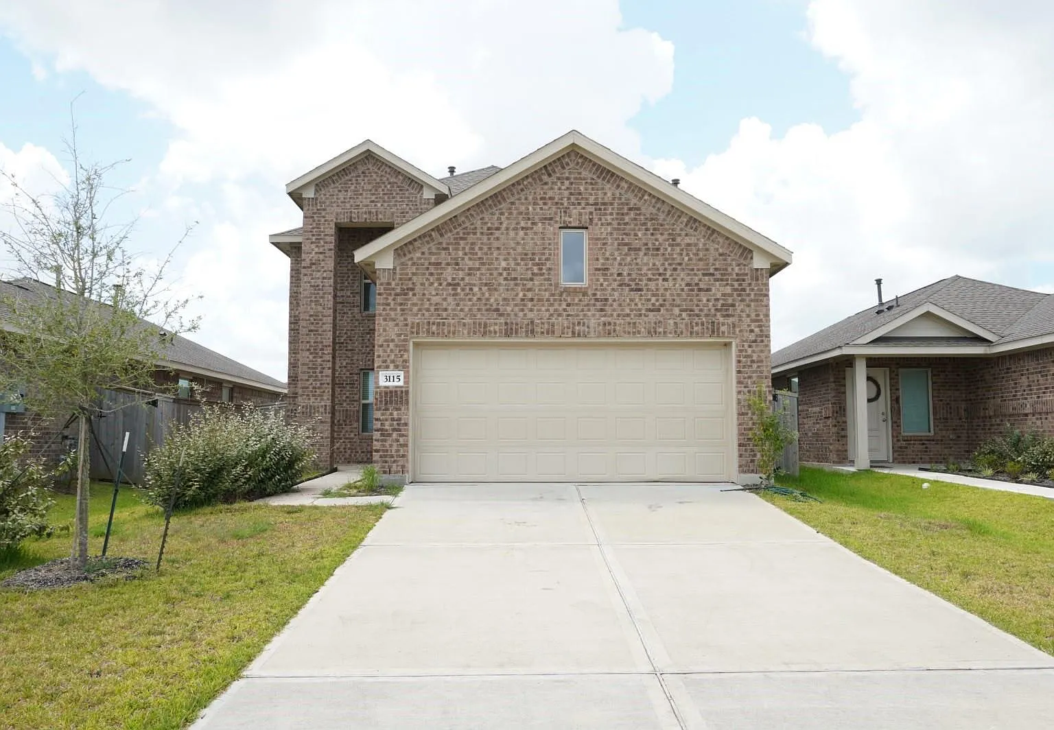 4 bed, 2.5 bath, 1880 sqft, $2,000 — Photo 2