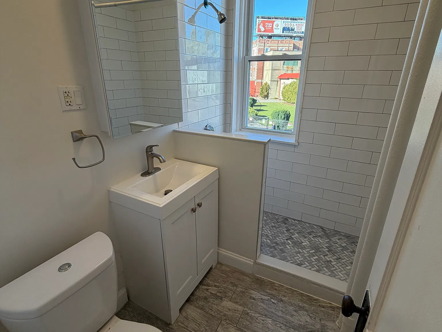 2 bed, 1.0 bath, $2,800 — Photo 4