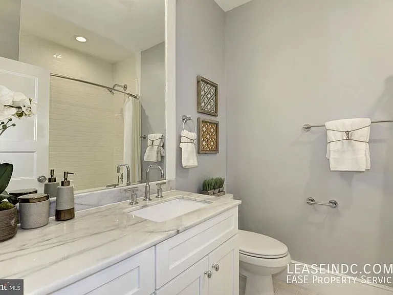 1232 I St NE #2 — Photo 13