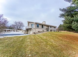 W316N8561 Sunset Way, Hartland, WI 53029