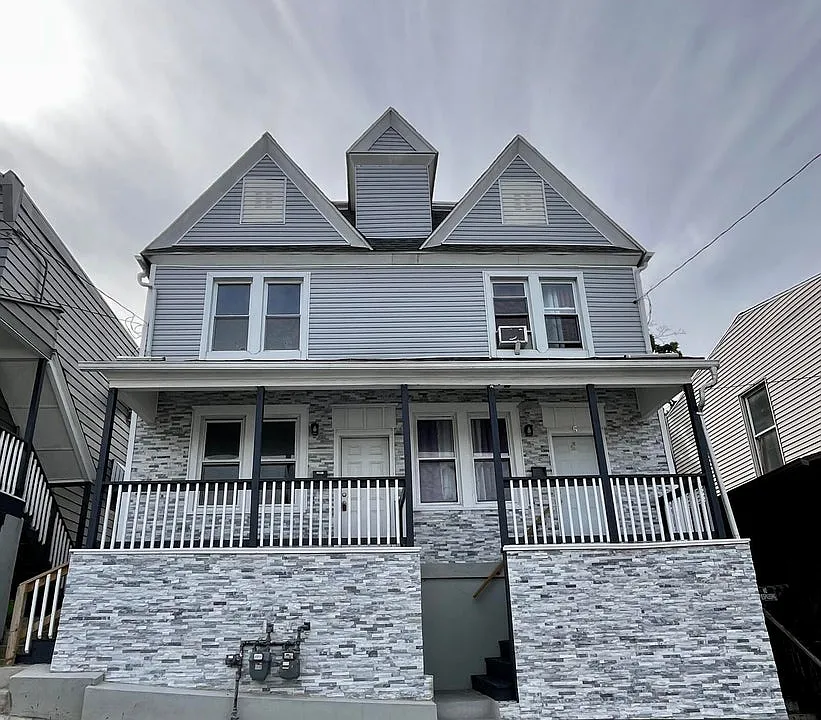 7 Moyallen St