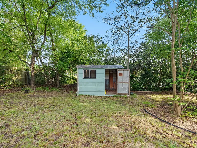 1520 E Hankerson St — Photo 24
