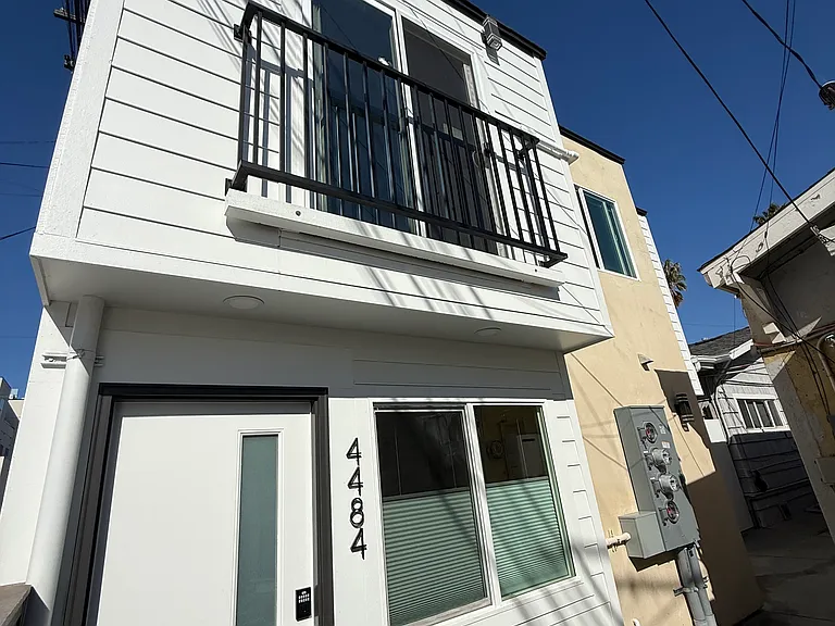 4486 Georgia St — Photo 3