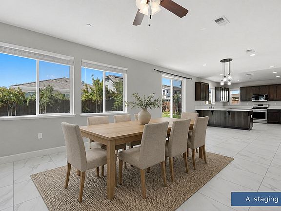 3rd image of 453 Diamond Peak Ln