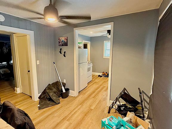 4th image of 328 S College Ave
