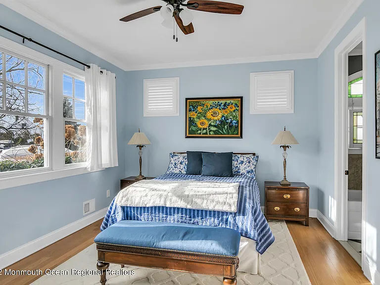 812 Claridge Dr — Photo 9
