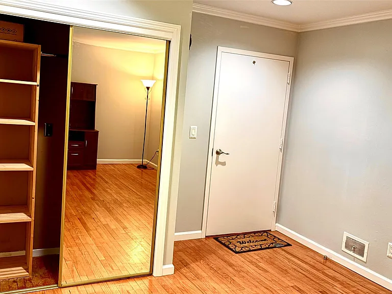 46 W Orangeburg Rd — Photo 3