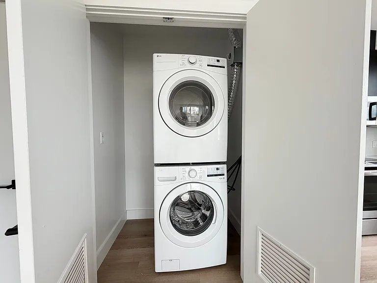 36 Madison St #403 — Photo 2