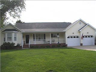 1st image of 8902 Fox Glenn Dr
