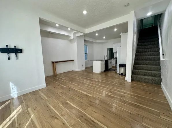 568 W 300 N, Salt Lake City, UT 84116