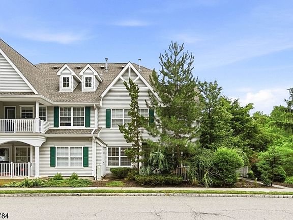 4th image of 100 Chatfield Drive