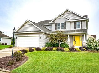 1666 Arthurs Pass, Oconomowoc, WI 53066