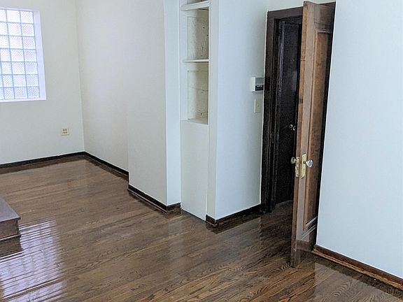 3rd image of 1666 W Farwell Ave APT G