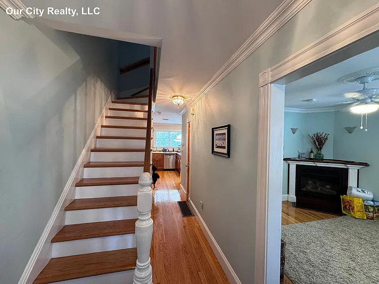 386 Medford St — Photo 6