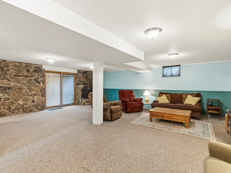1321 Eagle View Dr — Photo 21