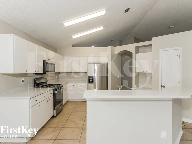 1403 Scotch Pine Dr — Photo 4