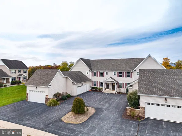 1914 Preserve Ln, Palmyra, PA 17078