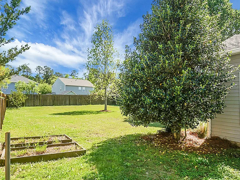 8003 Henderson Rd — Photo 51