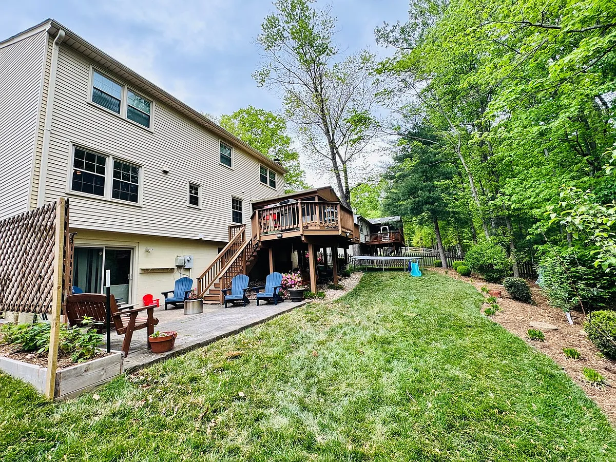 Building Photo - 12525 Hedges Run Dr