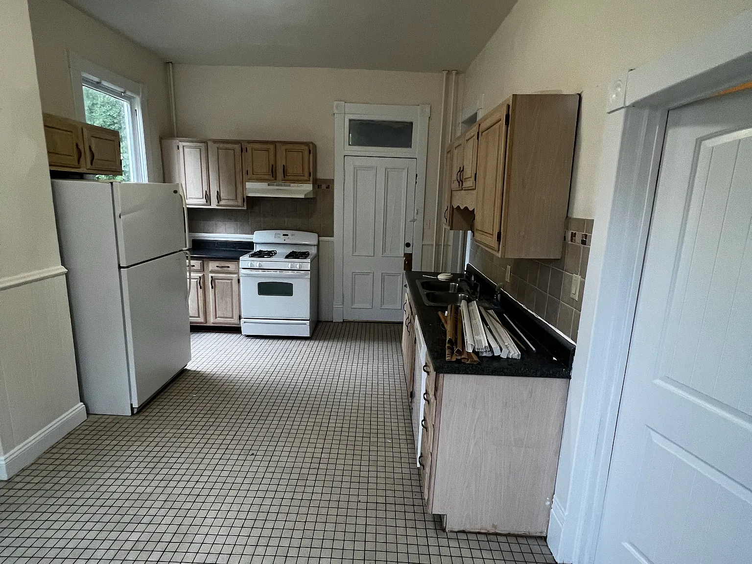 2 bed, 1500 sqft, $1,595 — Photo 3