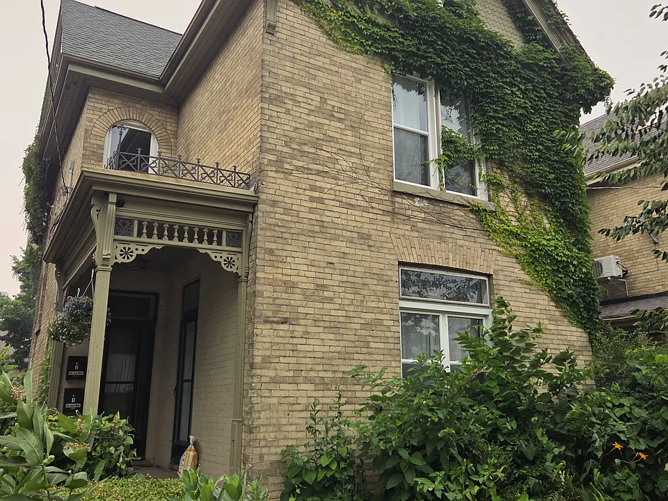 369 Maitland St #UPPER