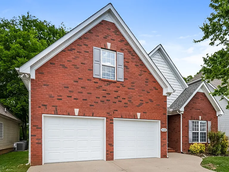 2137 Aberdeen Cir — Photo 4