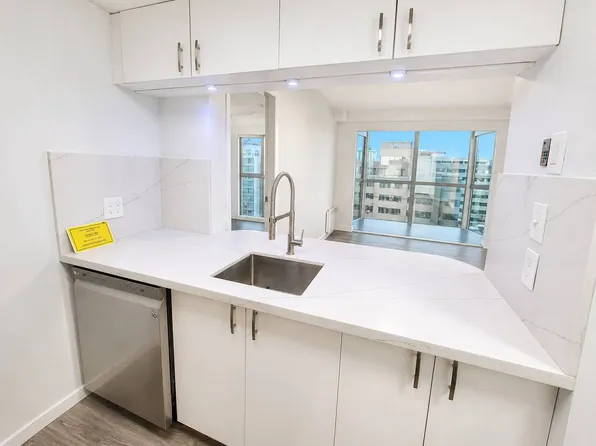 1188 Howe St #2, Vancouver, BC V6Z 2S8