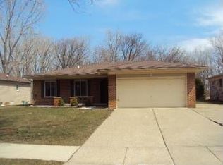 35252 Maureen Dr, Sterling Heights, MI