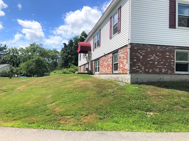 325 Austin Street — Photo 13