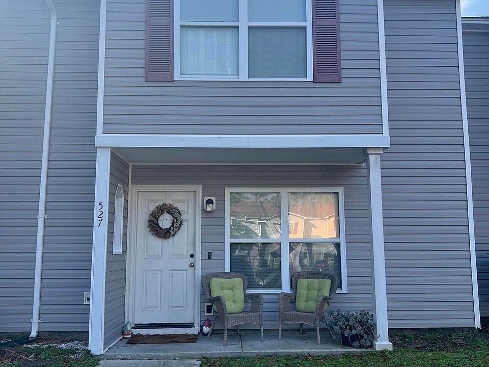 1st image of 527 Travelers Blvd