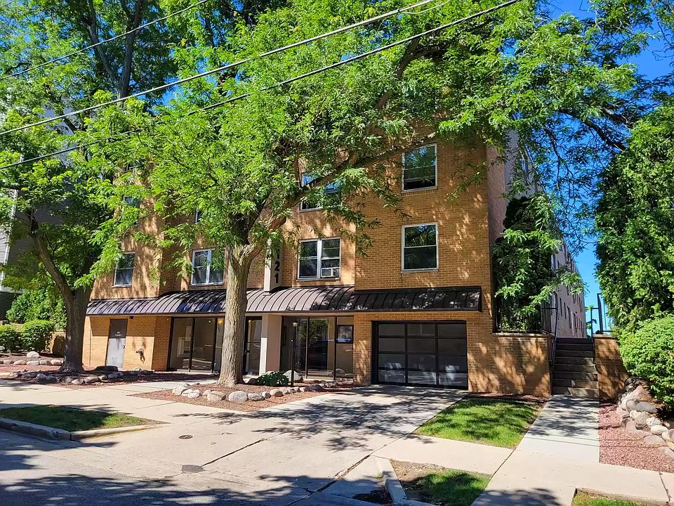 1st image of 2121 N Cambridge Ave APT 311