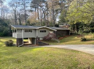 6840 Sunny Brook Ln, Sandy Springs, GA 30328