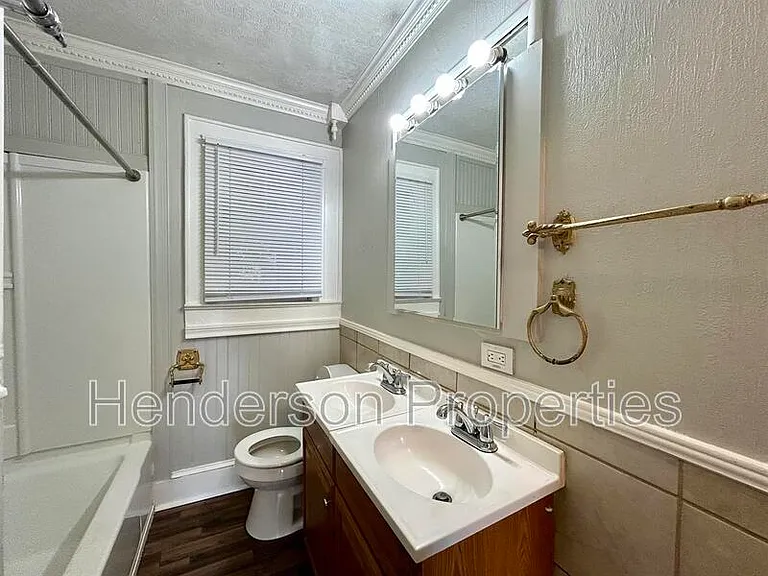 2549 Pinckney Ave — Photo 7