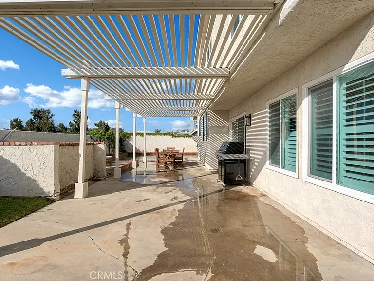 4895 N Buttercreek Rd — Photo 34