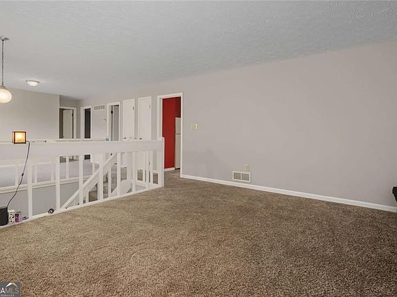 5th image of 2822 Wood Hollow Ln