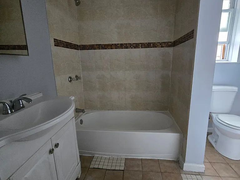 401 Marshall St #1RA — Photo 5