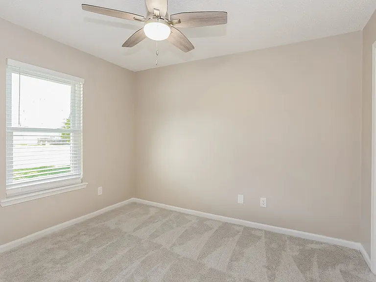 12639 Ashmore Green Dr N — Photo 17