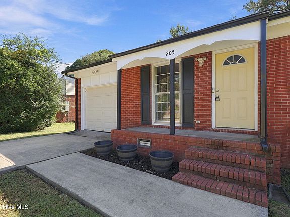 4th image of 205 Shamrock Drive